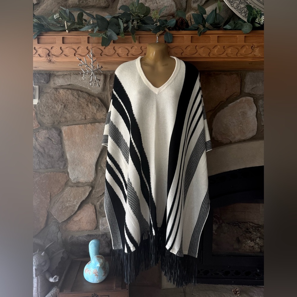 Alice + Olivia cream black striped fringe poncho